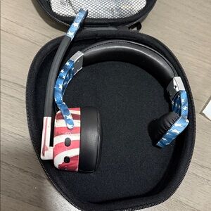 Rand McNally Patriotic Headset Model CD100 with Zippered Case